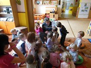 Spisovatel Jan Řehounek ve školce